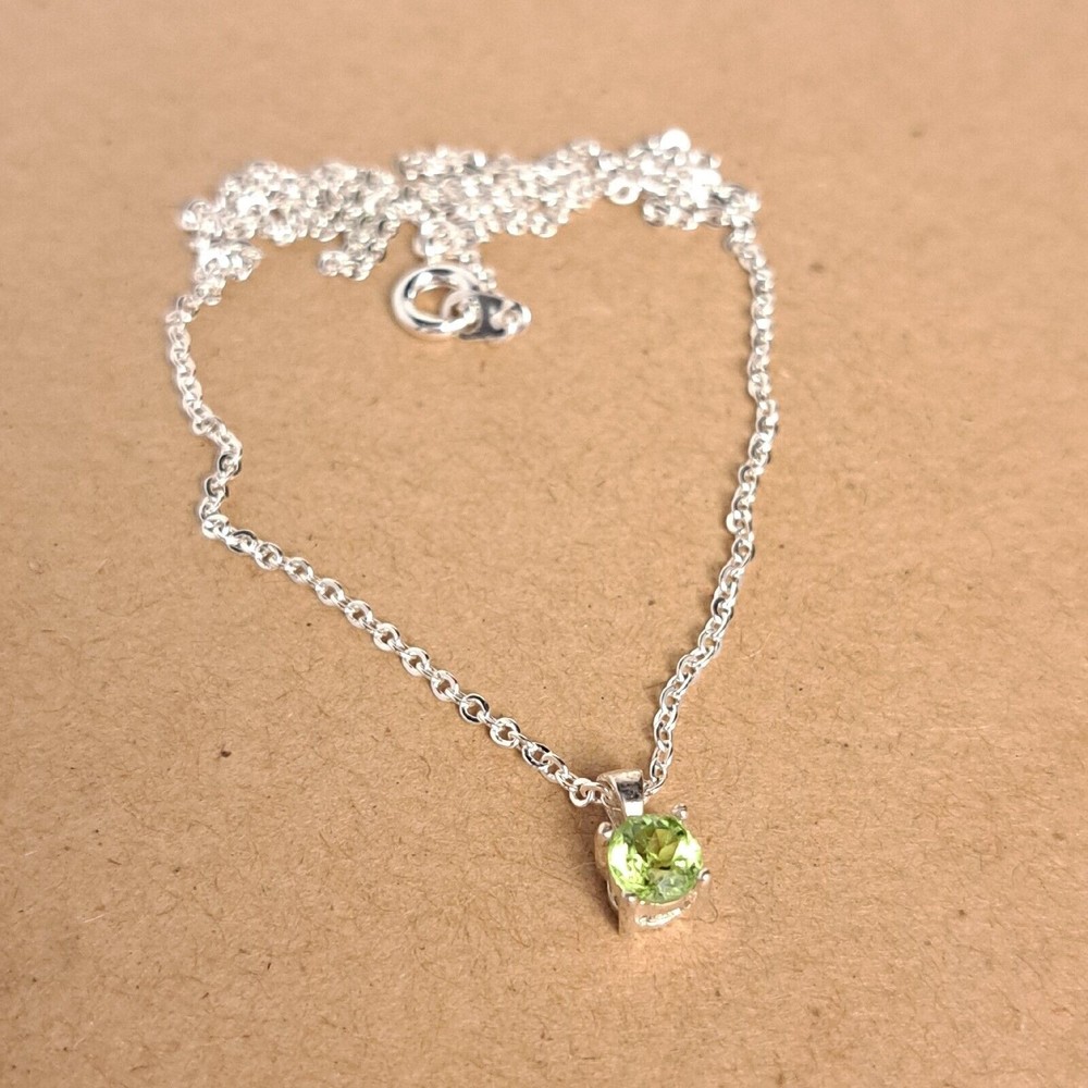 NEW EFFY Pendant Green Rhinestone Silver Tone On A Chain No Marks